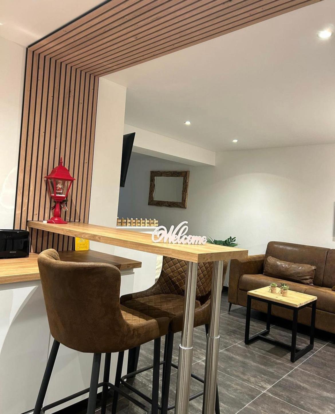 Love Room: Aux Plaisirs Des Sens Jacuzzi Prive Barr Exterior photo